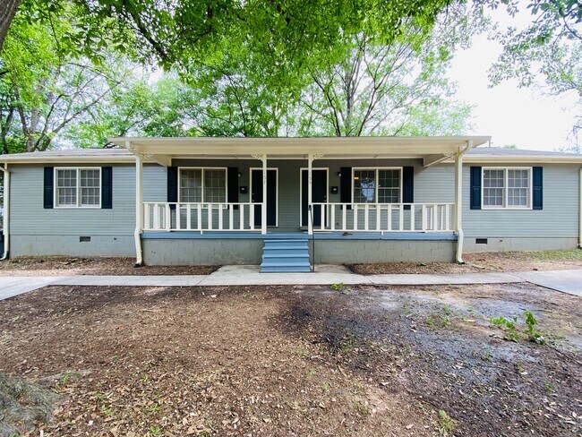 Primary Photo - 155 Hooten St