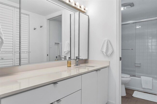 Building Photo - 1865 Brickell Ave