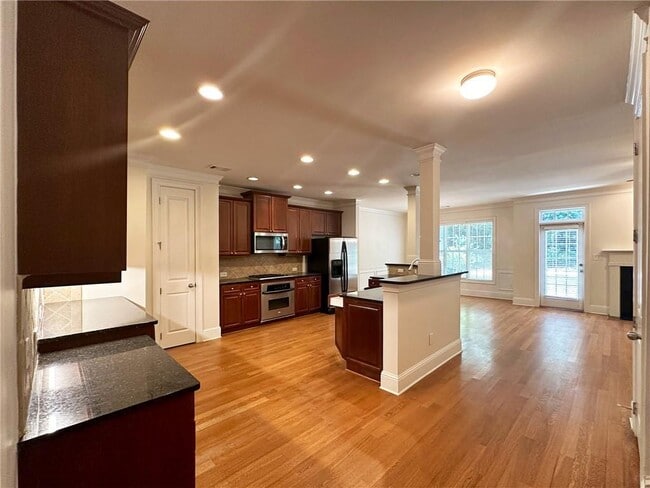 Building Photo - 5132 Meridian Ln