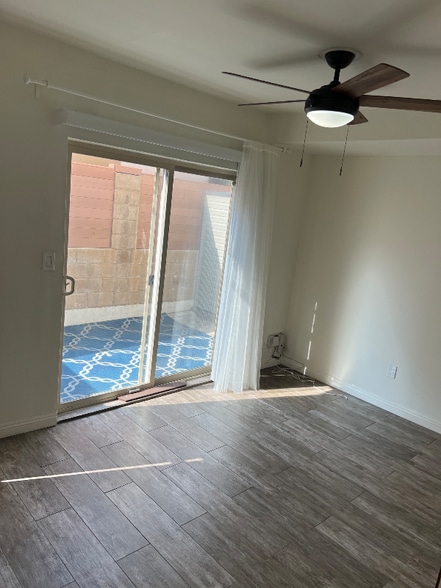 Building Photo - 4015 Crest Dr