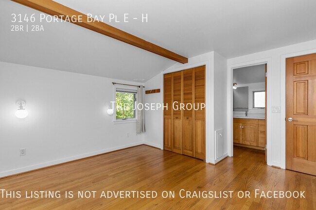 Building Photo - One of a kind 2 bed/1.75 bath houseboat ov...