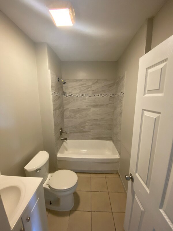 Building Photo - 742-760-760 Park St