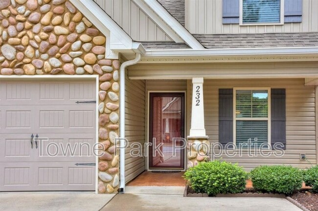 Building Photo - 232 Mossy Bank Dr