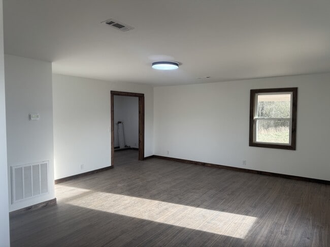 Building Photo - 914 Croft Cir