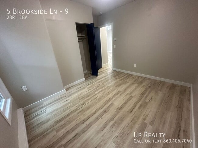 Building Photo - 5 Brookside Ln
