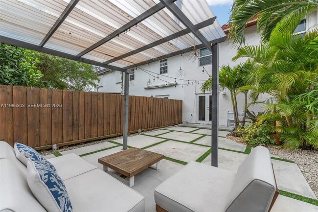 Building Photo - 20975 SW 84th Ave