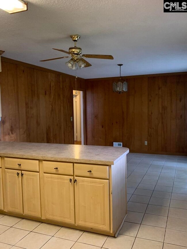 Building Photo - 1031 Delta Dr