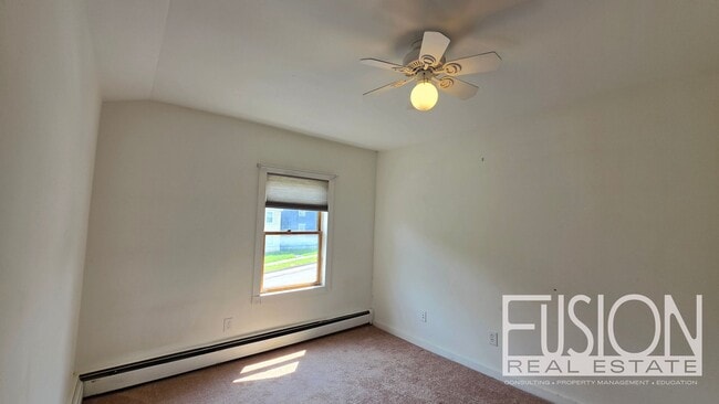 Building Photo - Rare 5-Bedroom Home in a Prime Burlington Location