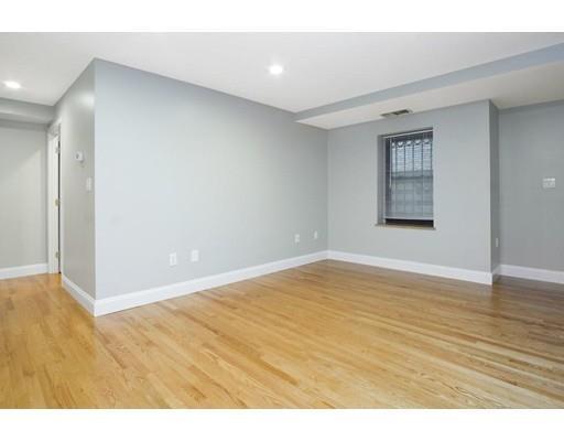Building Photo - 95 Gainsborough St