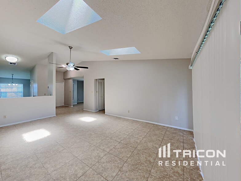 Building Photo - 1018 Olliff Way
