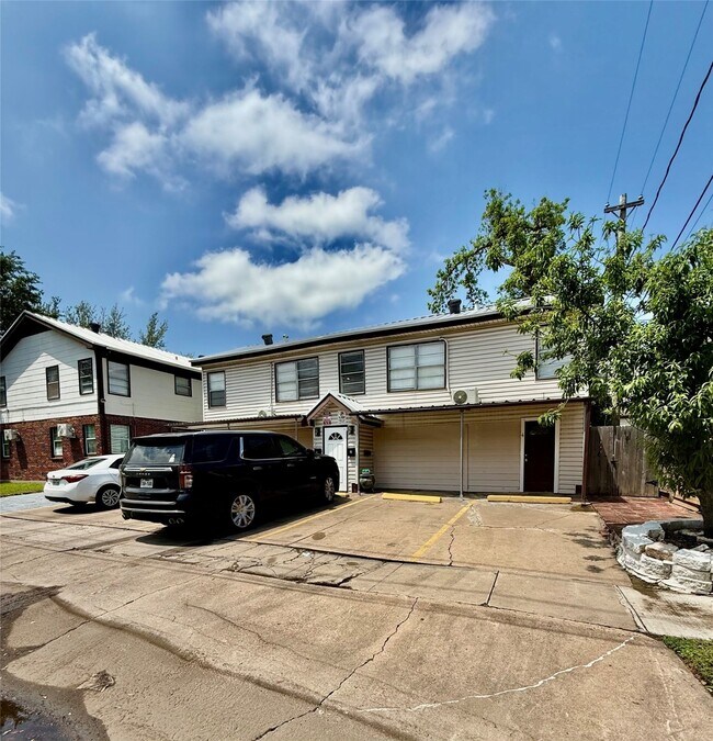 Primary Photo - 3710 Mandell St