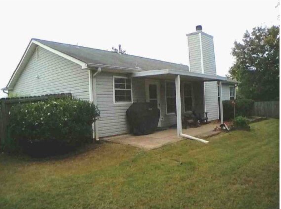 Building Photo - 421 Autumn Lake Ct