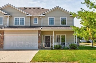 Building Photo - 946 Red Hawk Way SE