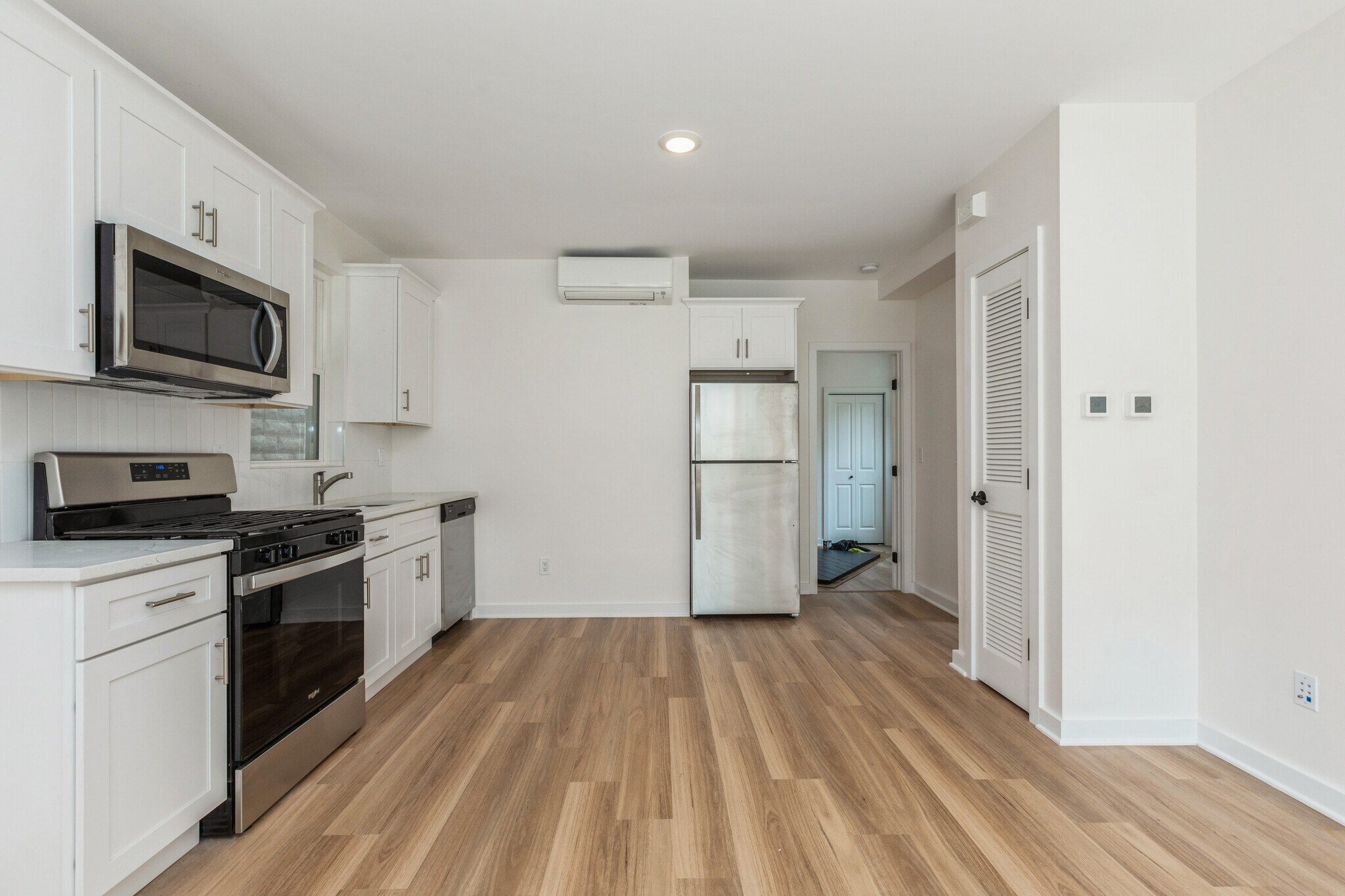 Kitchen another view - 164 Glenwood Ave