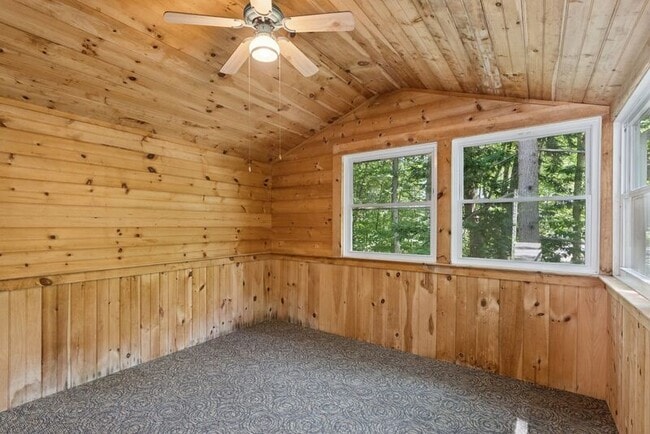 Building Photo - 5 Woodvale Ct