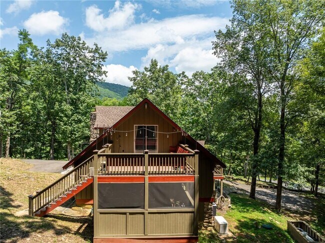Building Photo - 771 Little Hendricks Mountain Rd