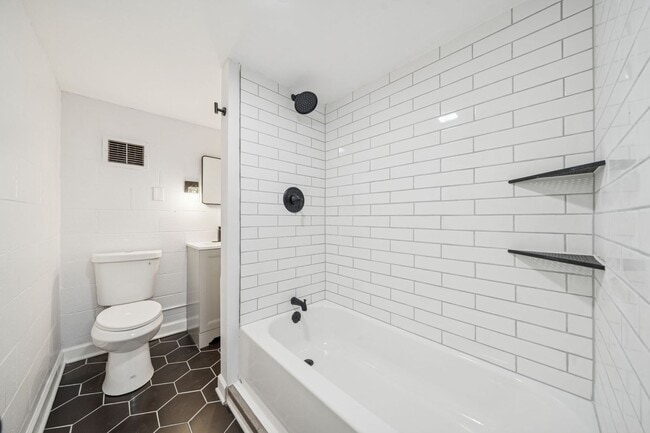 Building Photo - 4 Bed/3 Full Bath Single Family Home in Avalon