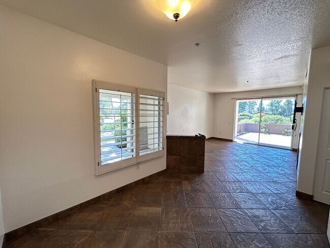 Building Photo - Beautiful 2 Bed 2 Bath Tustin Ranch Condo With Golf Course Views!