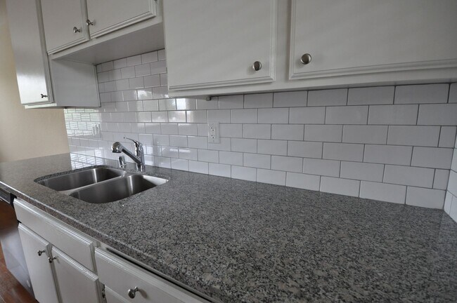 Building Photo - 14033 Bessemer St
