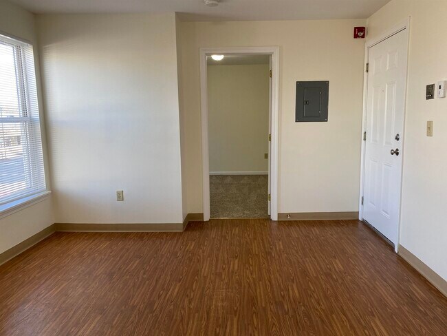 Building Photo - 4 Martin St