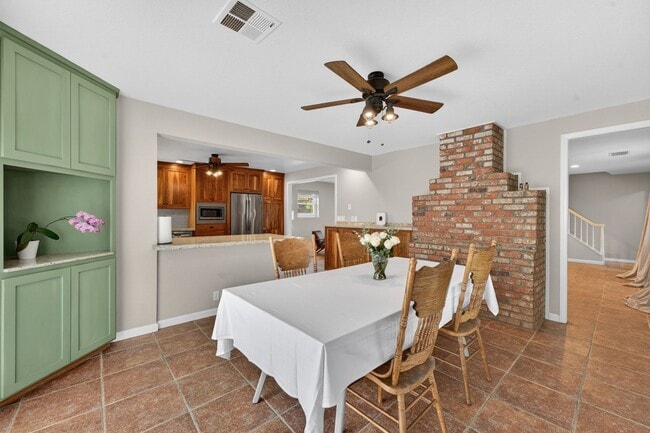Building Photo - 420 Colusa Pl
