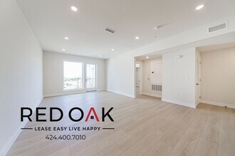 Building Photo - 5320 Cartwright Ave