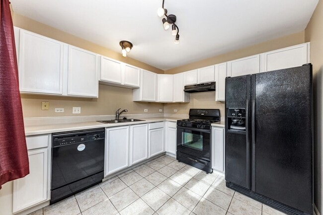Building Photo - 2211 Waterleaf Ct