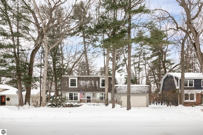 Building Photo - 1704 Comanche St