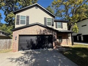 Building Photo - 1332 W Mt Comfort Rd