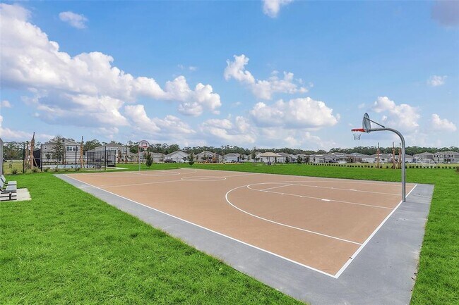 Building Photo - 6306 Lakepine St