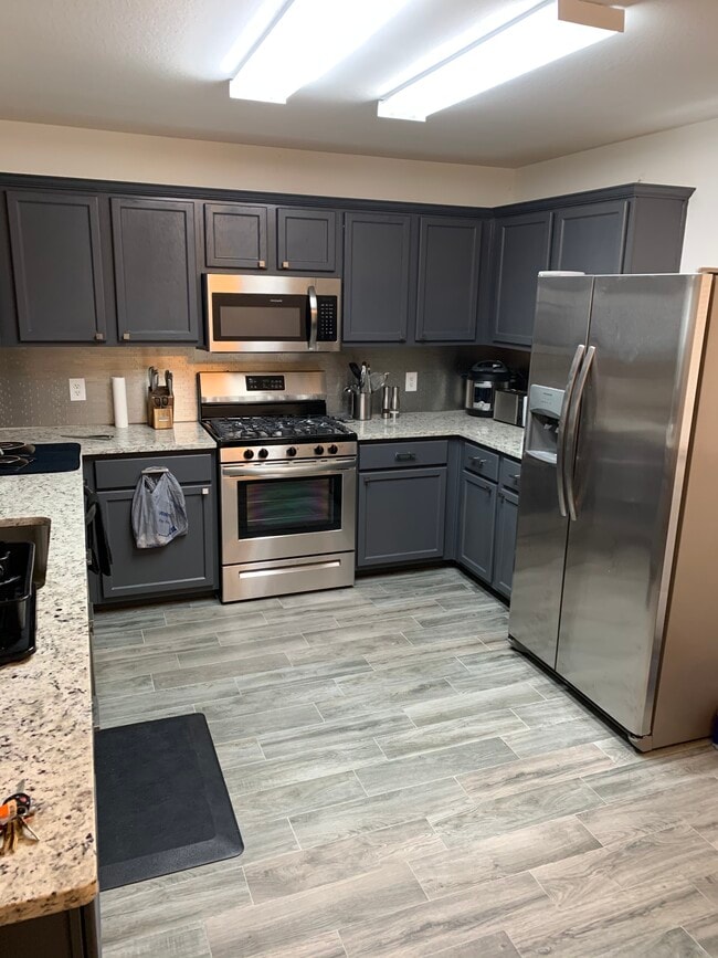 Building Photo - 4009 Louise Lee Dr