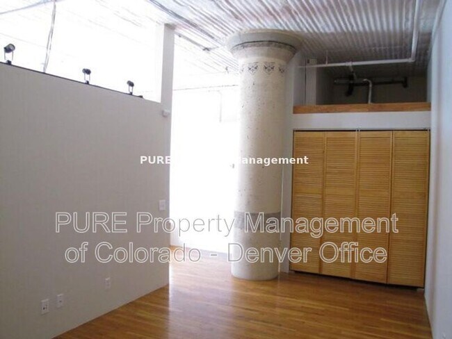 Building Photo - 2261 Blake St