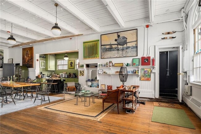 Building Photo - 4 Pallas St