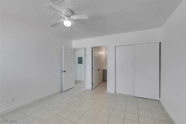 Building Photo - 6987 Mendon Ln