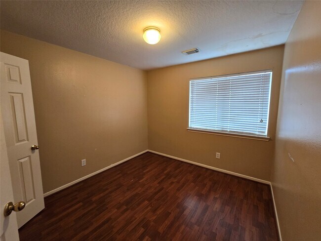 Building Photo - 3828 Shire Valley Dr