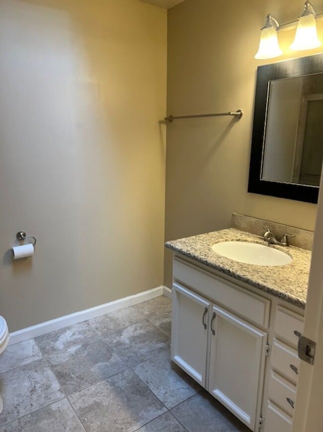 Building Photo - Highly desirable Sammamish 3 bedroom, 3 ba...