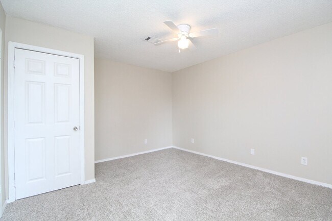 Building Photo - 3-Bedroom Home on Quiet Cul-De-Sac in Northeast Pensacola with Fully Fenced Yard –