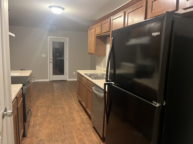 Newer appliances - 550 Cottonwood