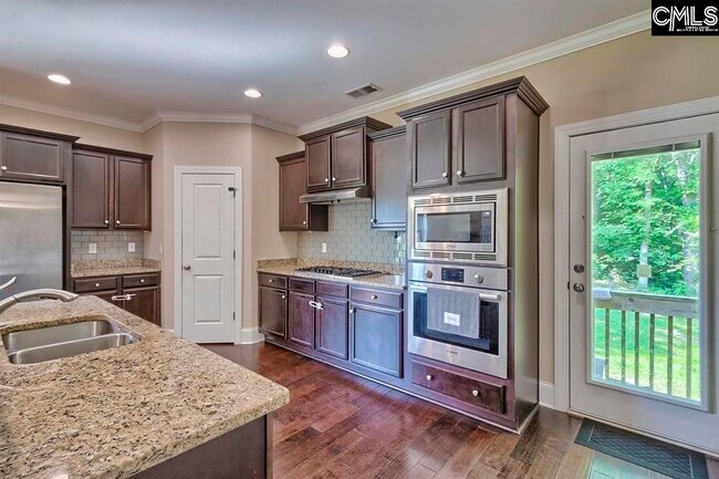 Building Photo - 105 High Bluff Ln