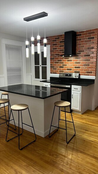 Building Photo - 90 Fairfax Rd