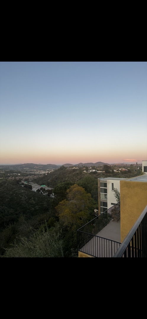 Building Photo - Top floor Canyon View in Normal Heights. E...