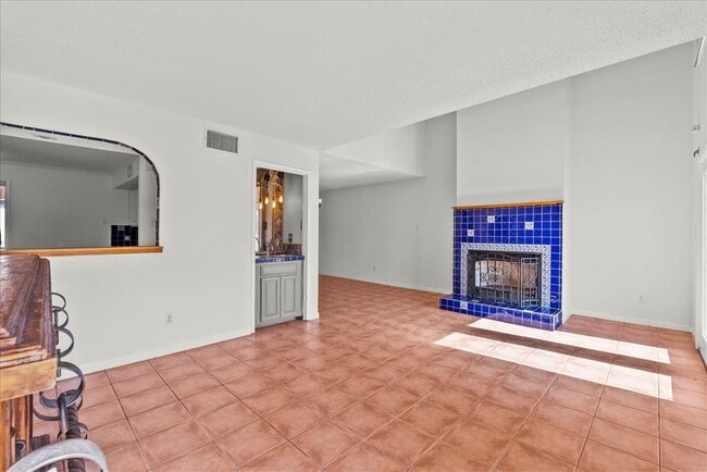 Building Photo - 17 Antilles Ln