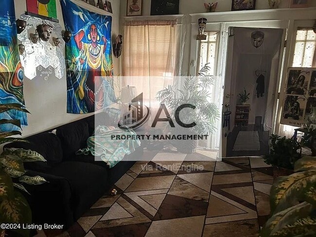 Building Photo - 1212 Queen Ave