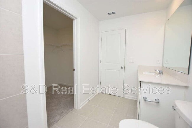 Building Photo - 2216 Rock Dr