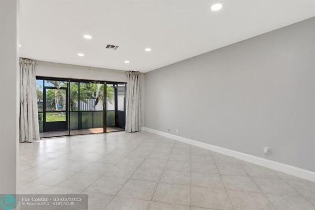 Building Photo - 3395 Carambola Cir