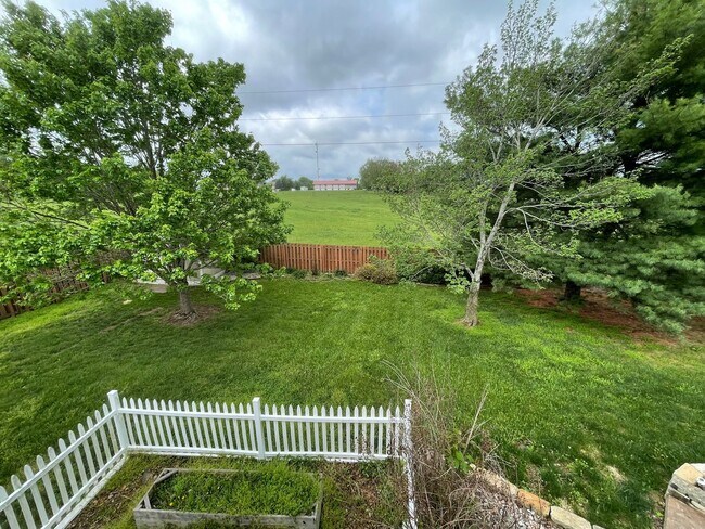 Building Photo - PRE-LEASING - Fully Furnished 6mo Short Term Rental in Ozark