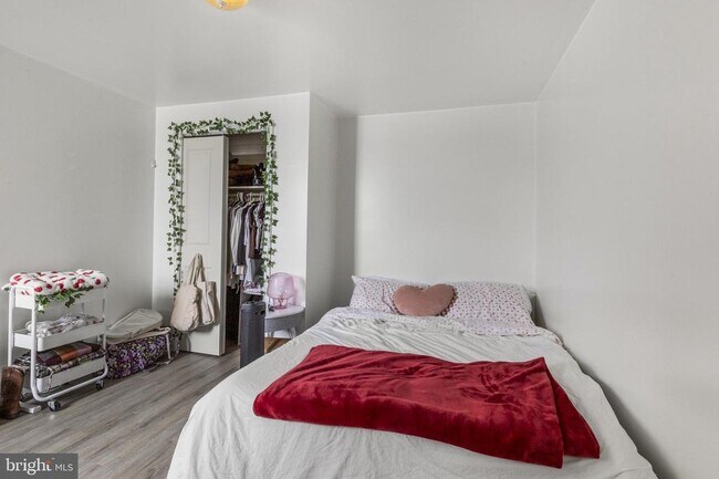 Building Photo - 2223 S 15th St