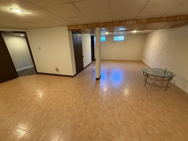 Building Photo - 17 Hurstfield Ct