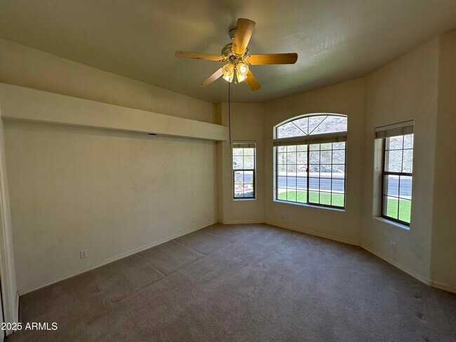 Building Photo - 2053 E Clubhouse Dr