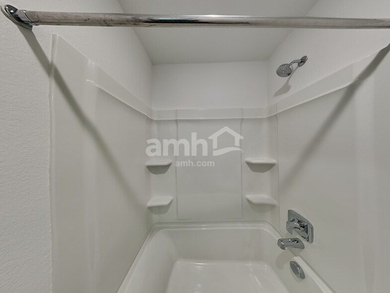 Building Photo - 6622 S 42nd Ln